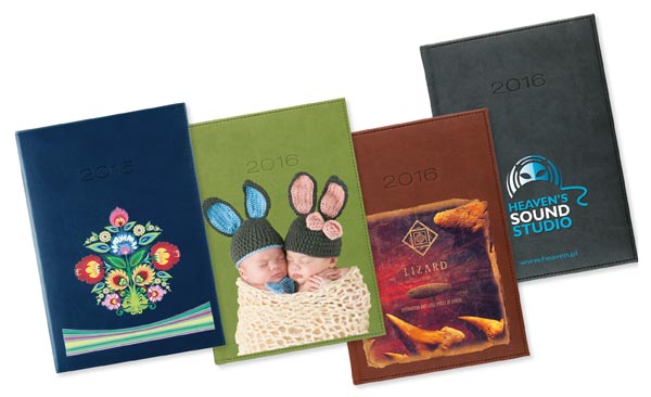 kalendarze książkowe - metoda nadruku UV