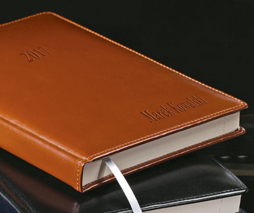 kalendarze książkowe - personalizacja (grawerem laserowym)